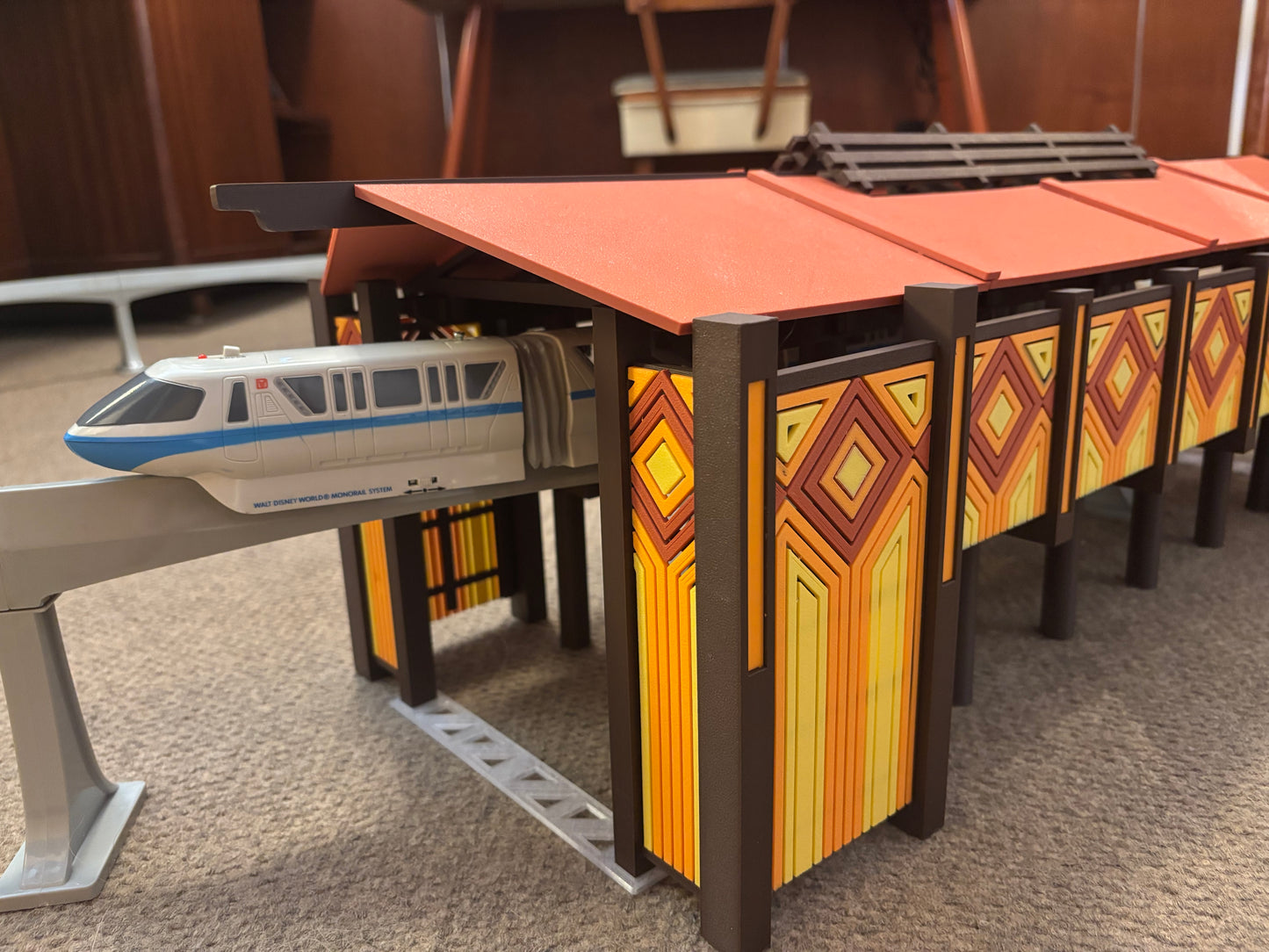 Polynesian Monorail Station: WDW Monorail Playset